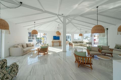 High Beach Hotel, Lobby