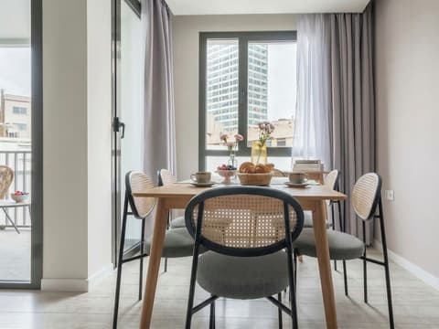 Limehome Barcelona Rector Triadó