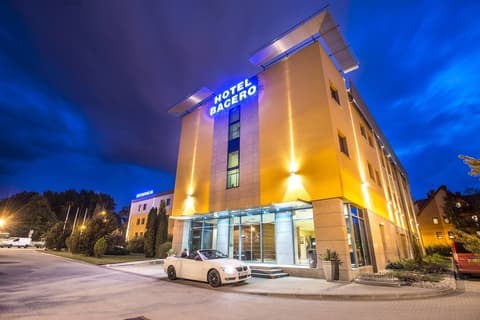 Hotel Bacero, Exterior