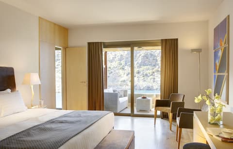 Daios Cove, Room