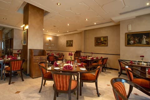 Bristol Hotel, Restaurant