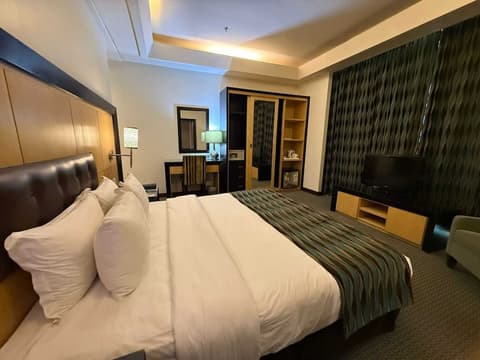 Sunday Business Avenue Formerly Rand Hotel, Room