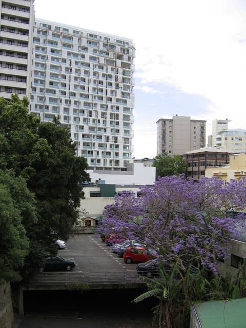 Braemar on Parliament Street, Exterior
