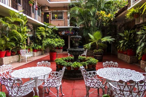 Hotel Posada de Roger - Near Los Muertos Beach