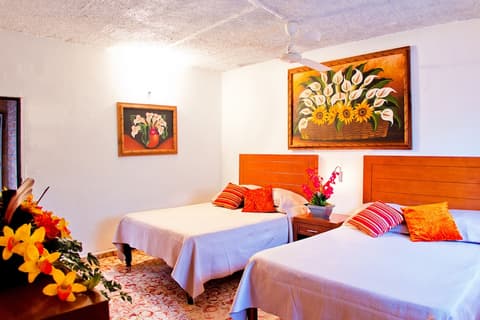 Hotel Posada de Roger - Near Los Muertos Beach