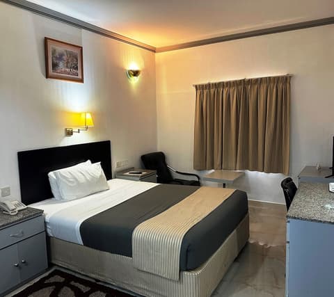 Grand Astoria Hotel