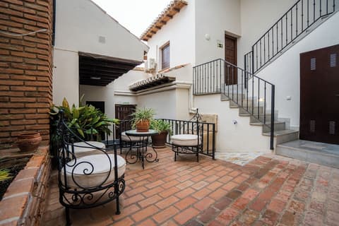 Hotel YIT Abentofail, Courtyard