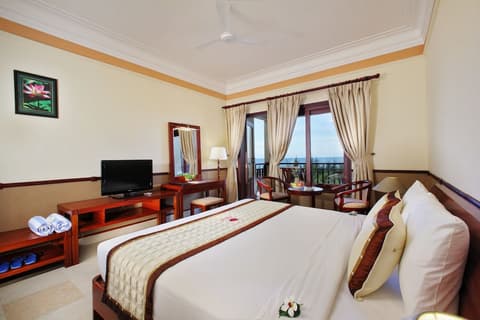 Golden Coast Resort and Spa, Room