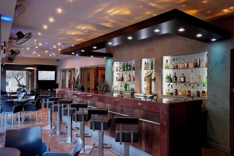 Pyramos Hotel, Bar (on property)