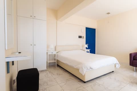 Vrachia Beach Hotel & Suites - Adults only