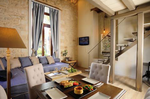 Pepi Boutique Hotel - Adults Only, In-room dining