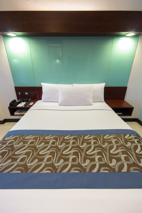 Microtel by Wyndham Mall of Asia