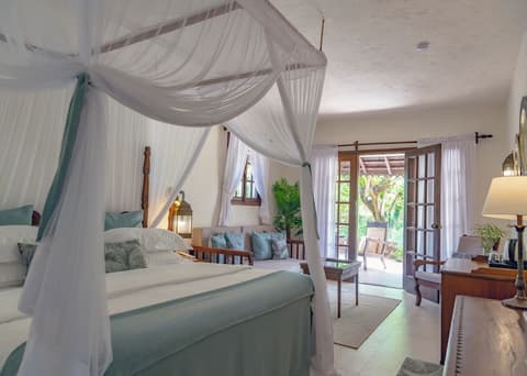 Breezes Beach Club & Spa – Half Board, Room