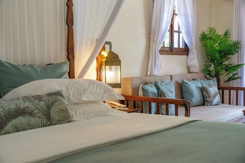 Breezes Beach Club & Spa – Half Board