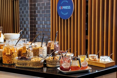 Holiday Inn Express Bilbao by IHG, Breakfast meal