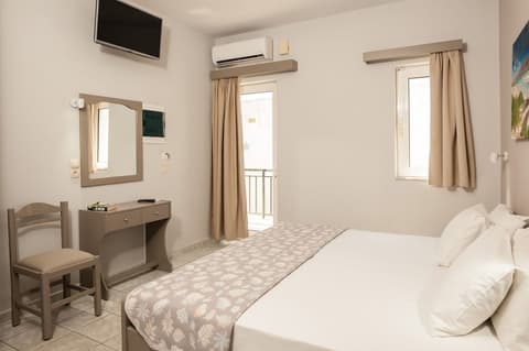 Niriis Hotel