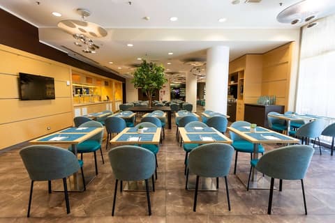 Ramada Plaza by Wyndham Milano, Dining