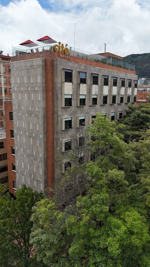 Cite Hotel, Front of property