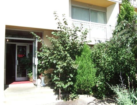 Hôtel Le Carina, Exterior