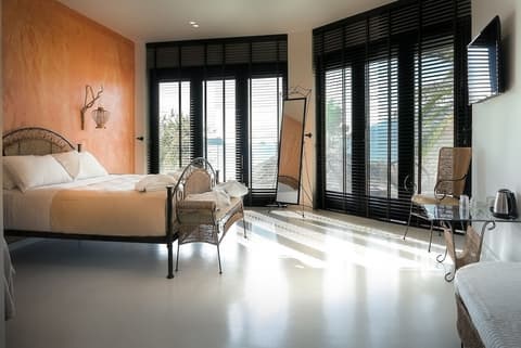 Gloria Maris Hotel Suites & Villas