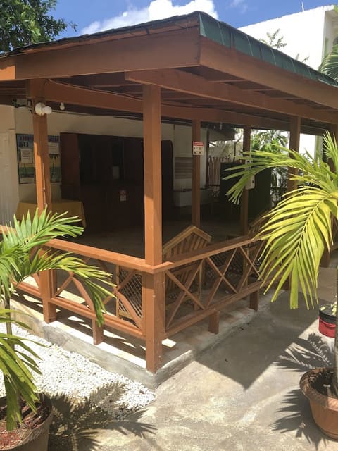 Fun Holiday Beach Resort, Lobby sitting area
