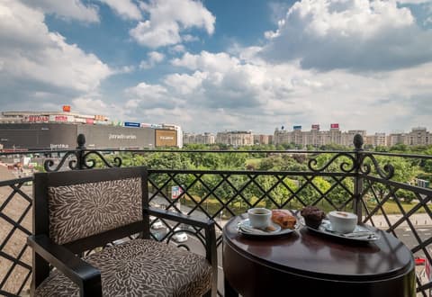 Europa Royale Bucharest, Balcony