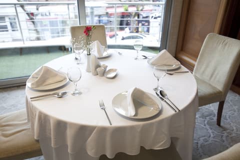 Tugcu Hotel Select