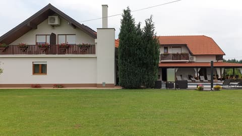 House Tina - Bed and Breakfast, Front of property