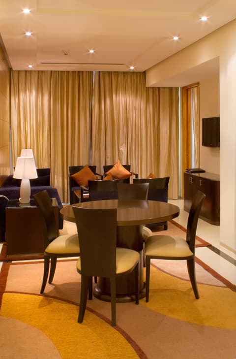 Radisson Blu Marina Hotel Connaught Place, In-room dining