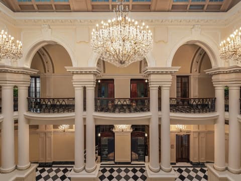Waldorf Astoria Shanghai on the Bund, Lobby