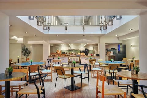 Hôtel Aqua by HappyCulture, Breakfast area