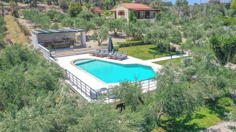 Villas Lefkothea