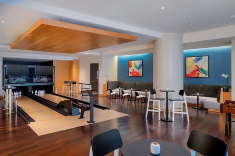 Hotel Beaux Arts, Autograph Collection, Bowling