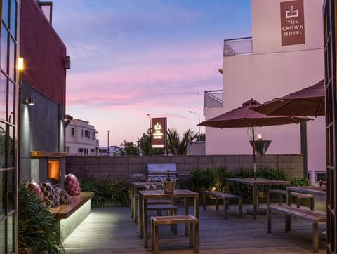 The Crown Hotel Napier, Bar (on property)