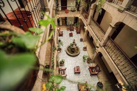 Hotel Don Quijote Plaza