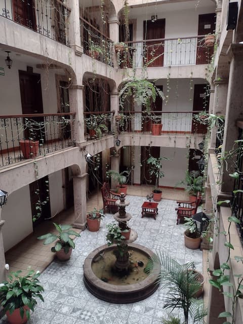 Hotel Don Quijote Plaza
