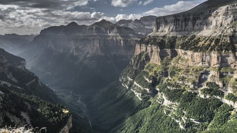 Hotel de Montaña El Mirador, Outdoor rock climbing