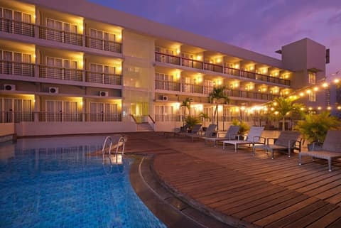 Quest Hotel Simpang Lima - Semarang by ASTON, Outdoor pool