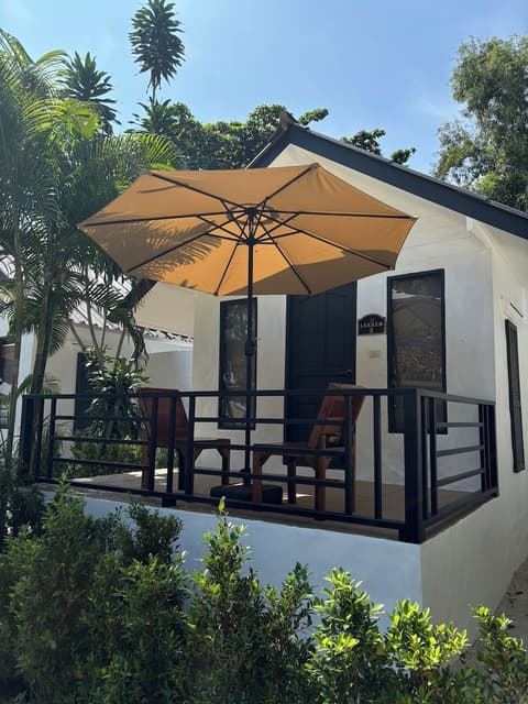 Milky Bay Resort, Terrace/patio