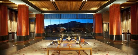 The St. Regis Lhasa Resort, Lobby