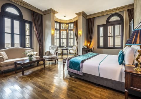 Palazzo Donizetti Istanbul, Tapestry Collection by Hilton