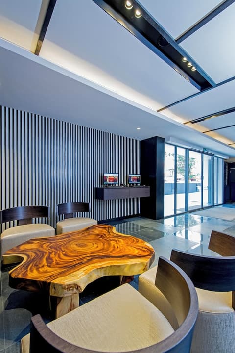 Hotel 81 Premier Star