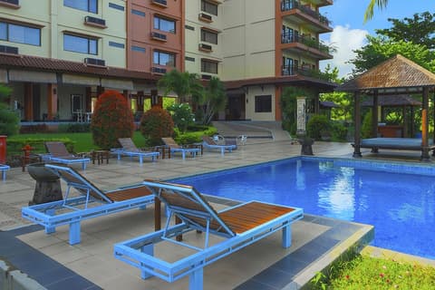 The Jayakarta Suite Komodo Flores, Outdoor pool