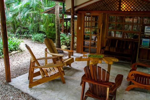 Hotel Tropico Latino, Lobby sitting area