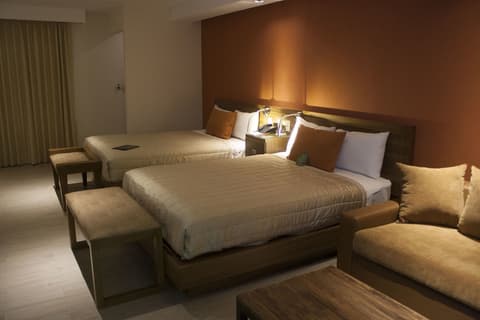 Hotel Puerta Del Sol