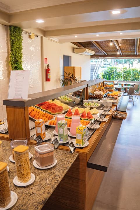 Ramada by Wyndham  Porto Seguro Praia, Restaurant