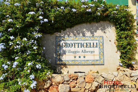 HOTEL GROTTICELLI