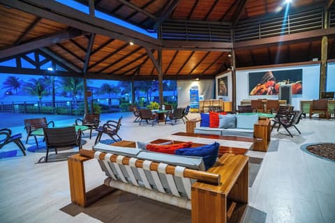 Dom Pedro Laguna Beach Resort & Golf by WAM Experience