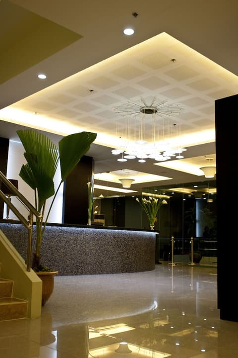 Diamond Suites and Residences