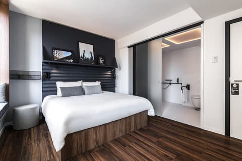 A-STAY Antwerpen, Room